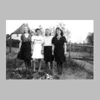 040-0017 Geburtstag von Elli und Hertha Ruecklies 1944..jpg